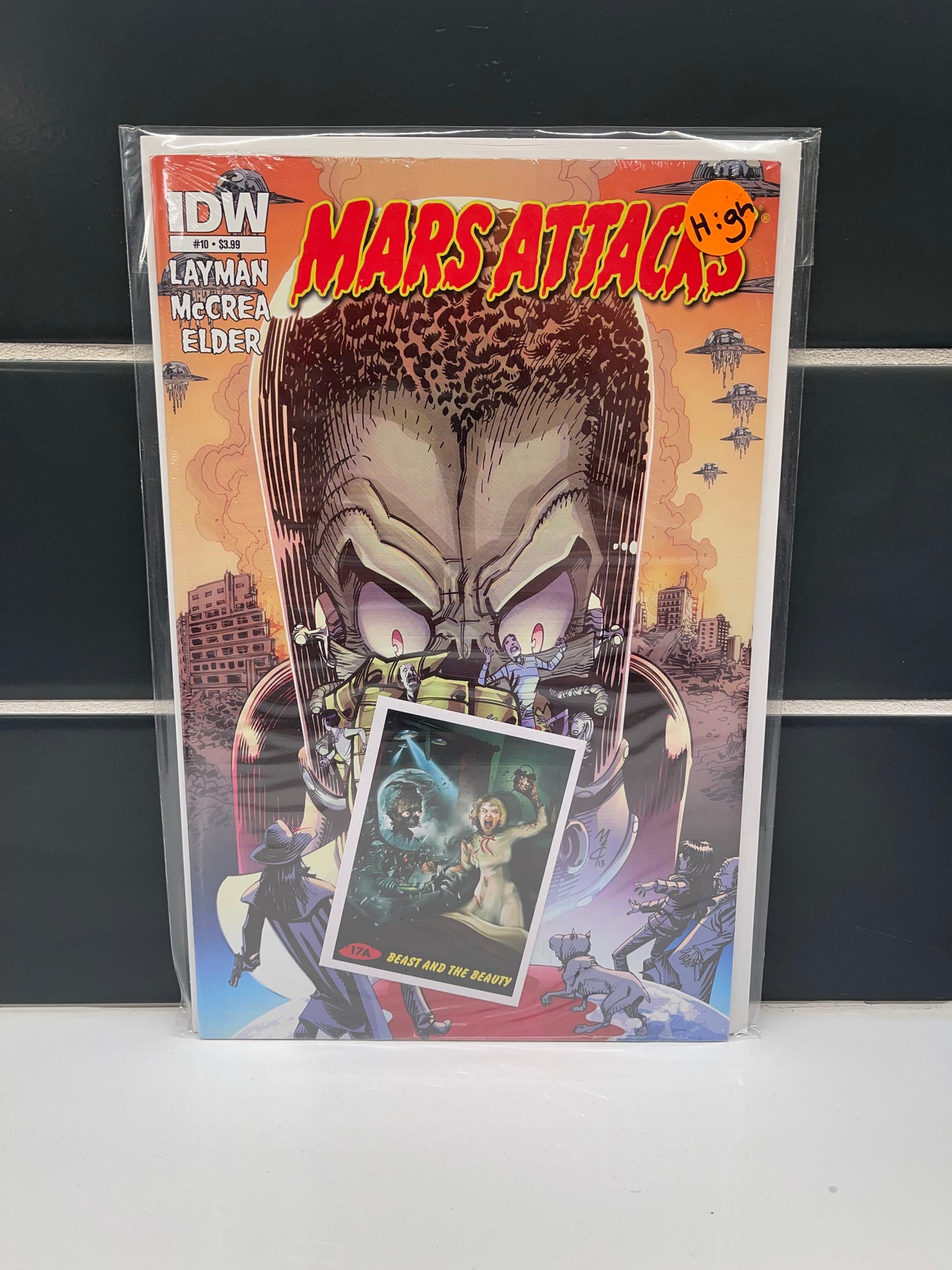 Mars Attacks 10 Sealed W/ Card (2013)